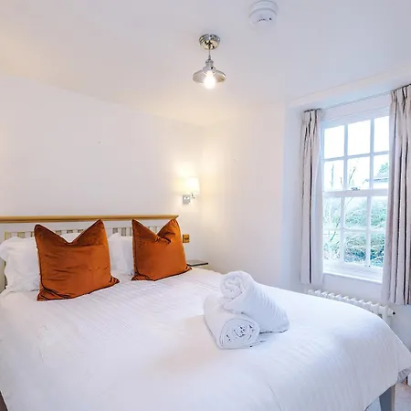 Cosy District - Walk To - Sleeps 6 Nyaraló