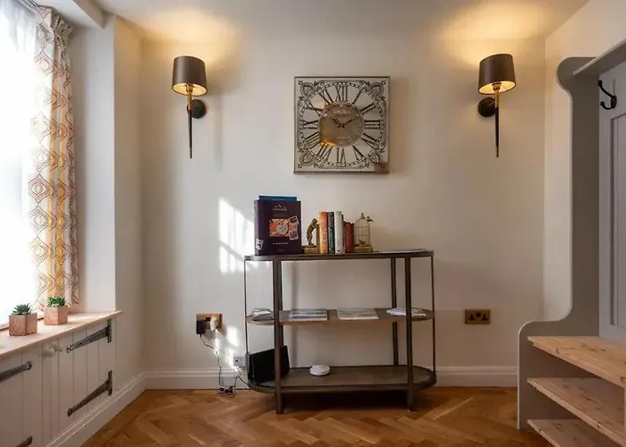 Cosy Lake District Cottage - Walk To Windermere - Sleeps 6 *